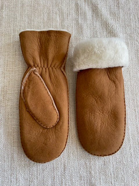The Montacute Sheepskin Mitten